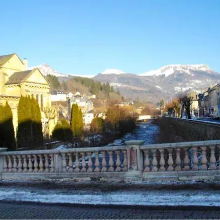 Apartment De 2 Chambres Avec Vue Sur La Ville Jardin Clos Et Wifi A *